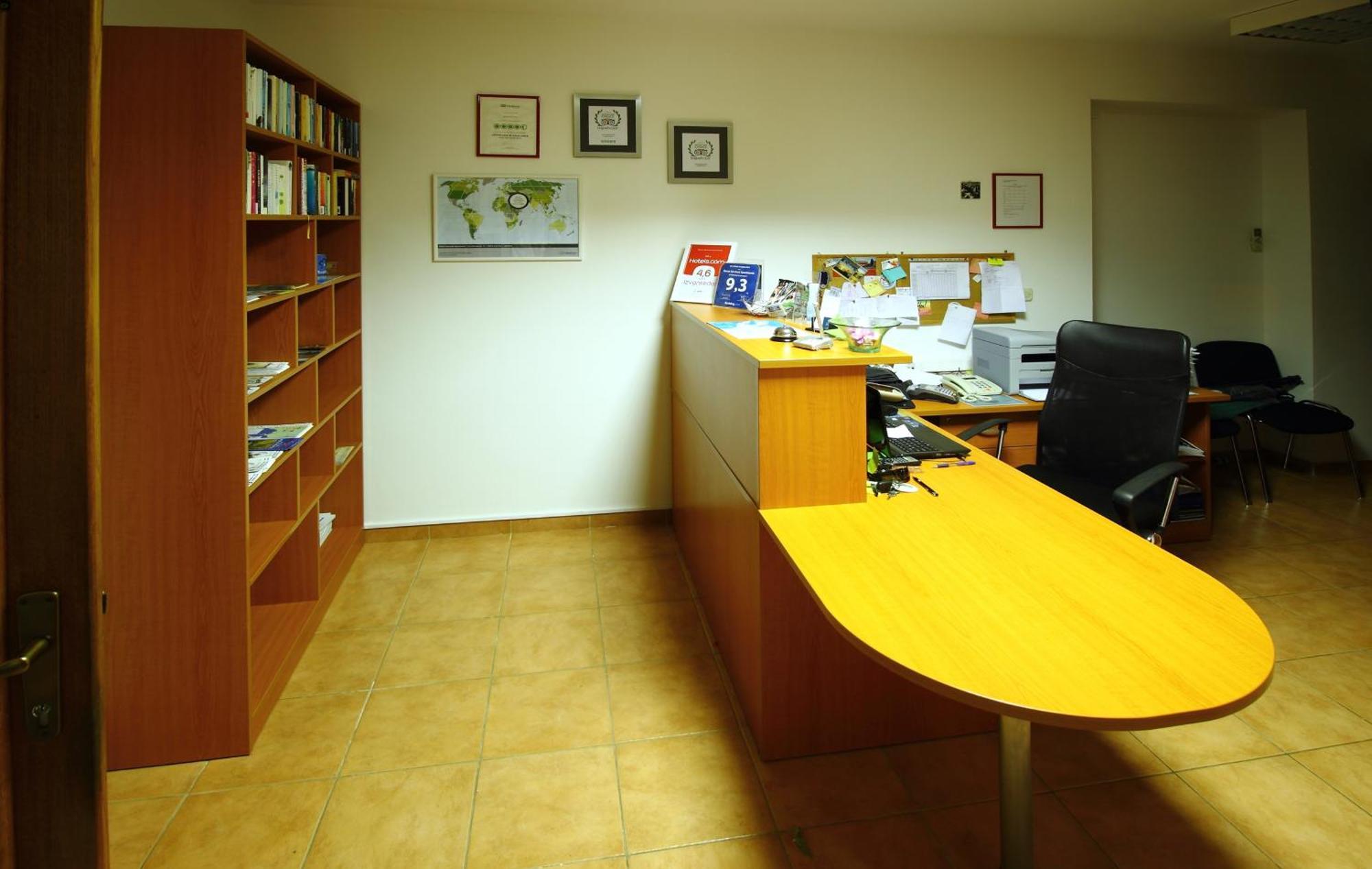 Bacan Serviced Apartments 챠브타트 외부 사진