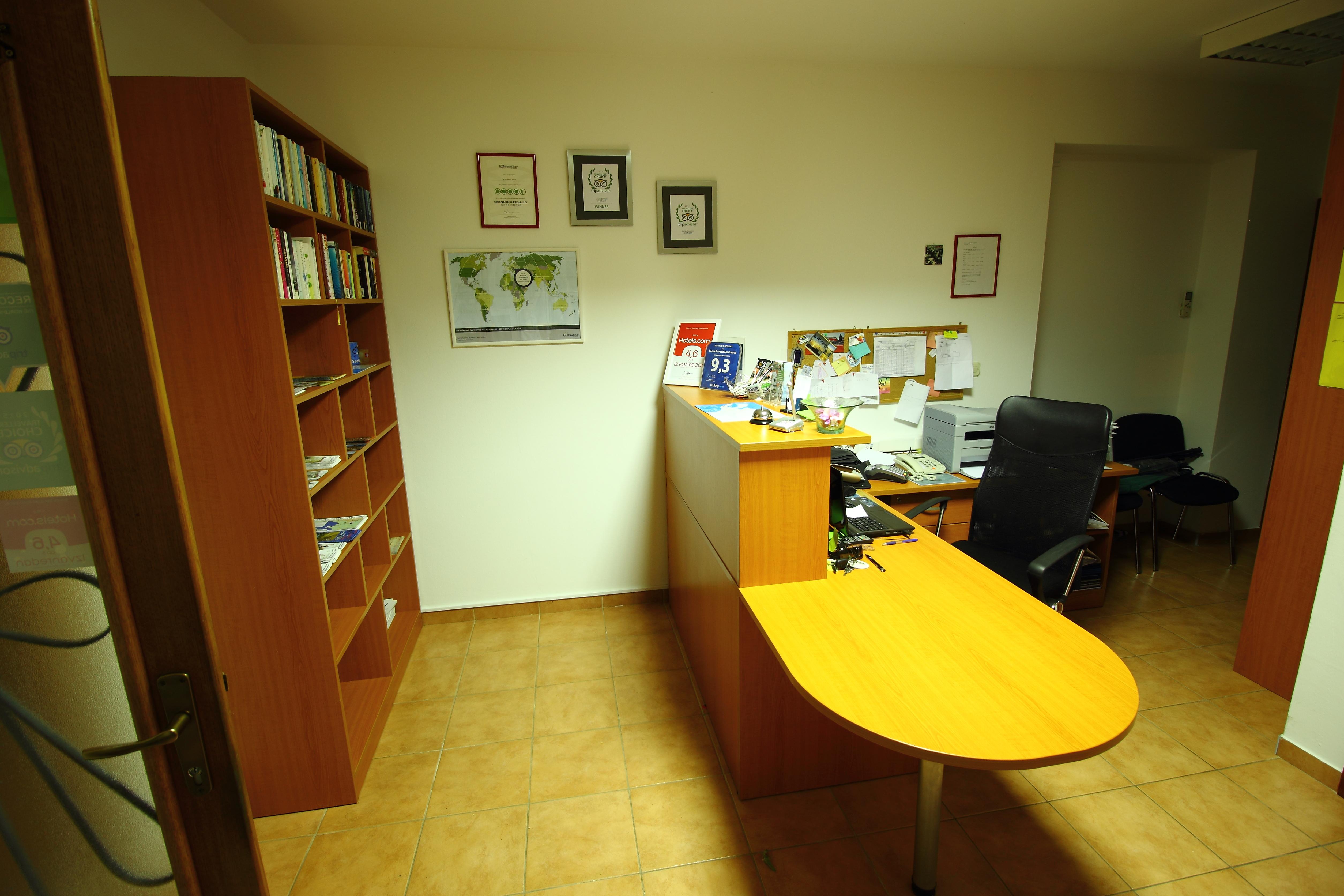 Bacan Serviced Apartments 챠브타트 외부 사진